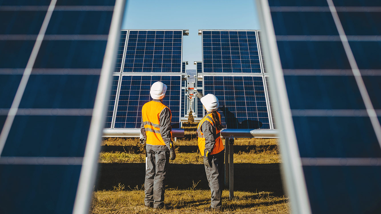 /content/dam/vision/news/pr/solar-panel-farm.jpg